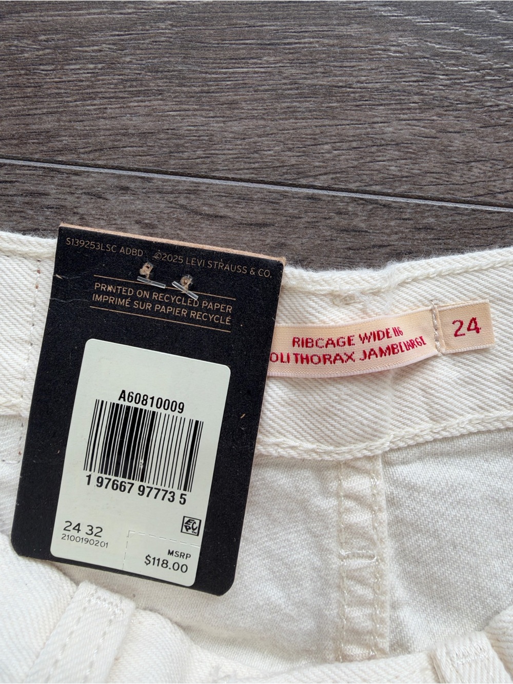 Levi’s Ribcage Wide Leg Jeans - Picture 4 of 4